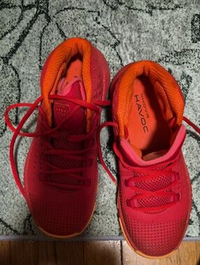 Under Armour Fits Women's  9 Men 7.5 Youth 7 Red-Orange Athletic Shoes